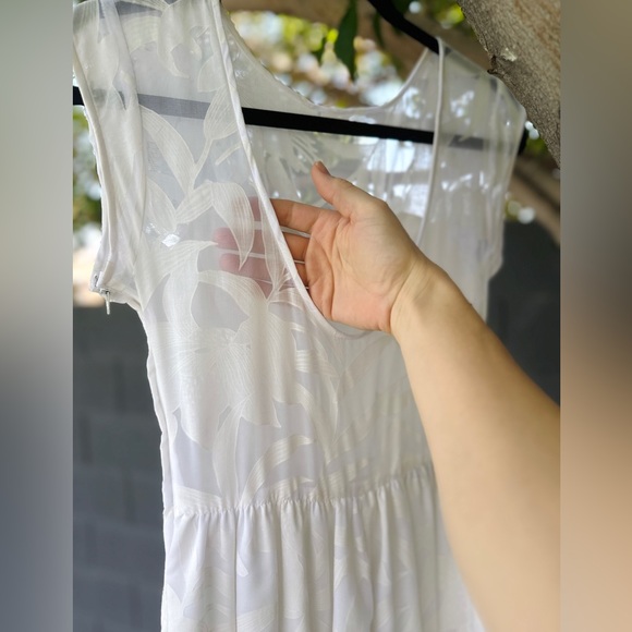 Gorgeous s.g.gilbert White Dress - Picture 8 of 16